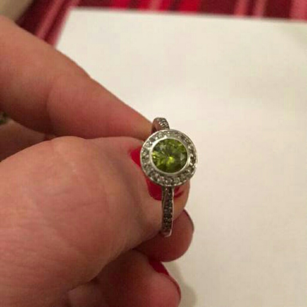 Sterling silver peridot ring size 9